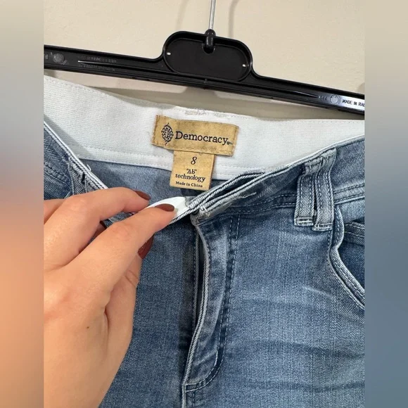 Democracy Ab Solution Distressed Ankle Jeans - Picture 2 of 3